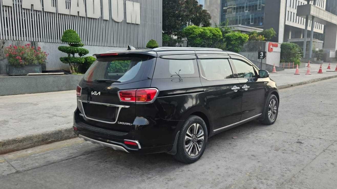 Kia Carnival Limousine+ Diesel Automatic - Image 4