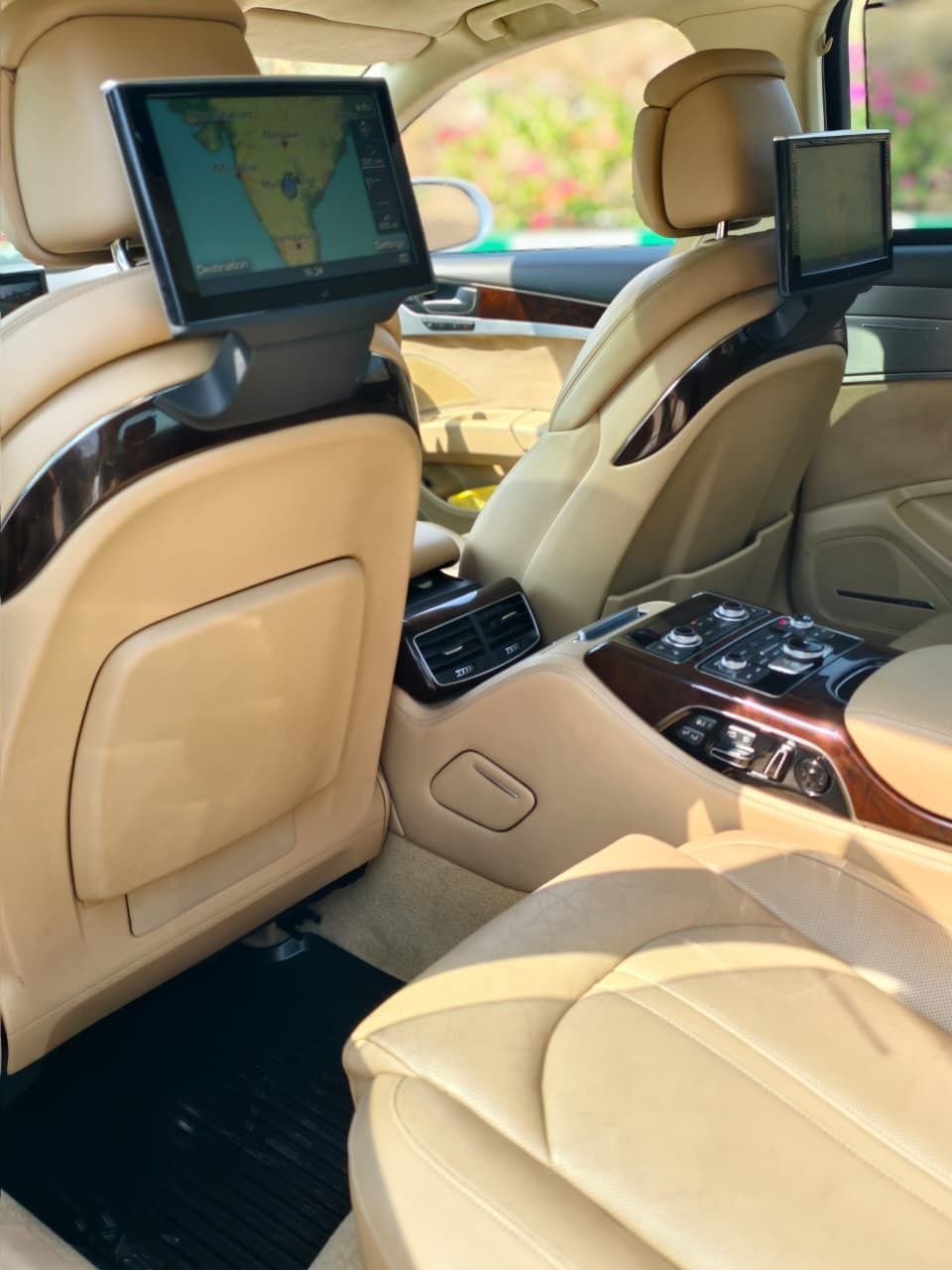 Audi A8L Business Class - Image 6