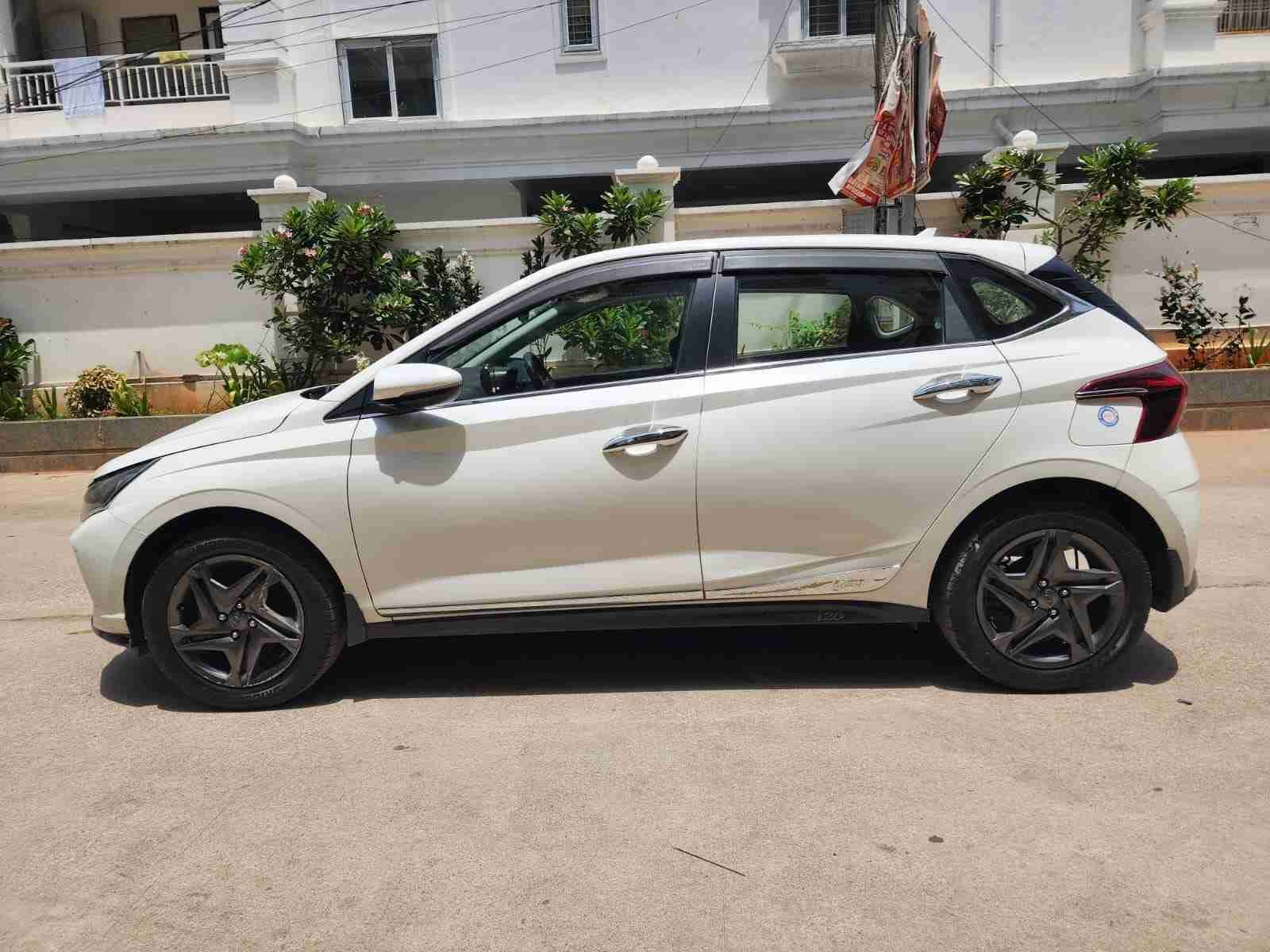 Hyundai i20 Sportz Petrol Automatic - Image 5