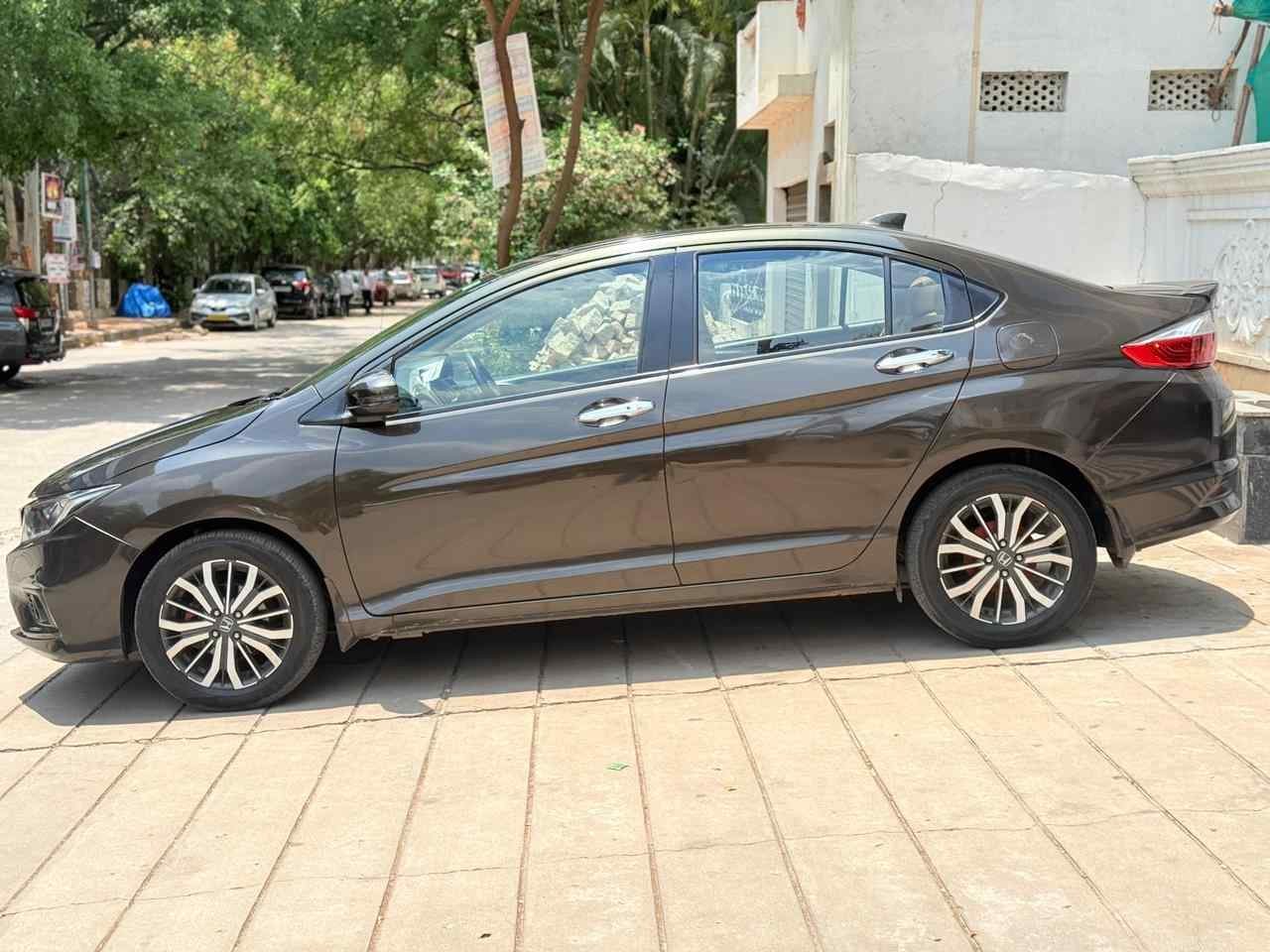 Honda Ctiy ZX CVT - Image 8