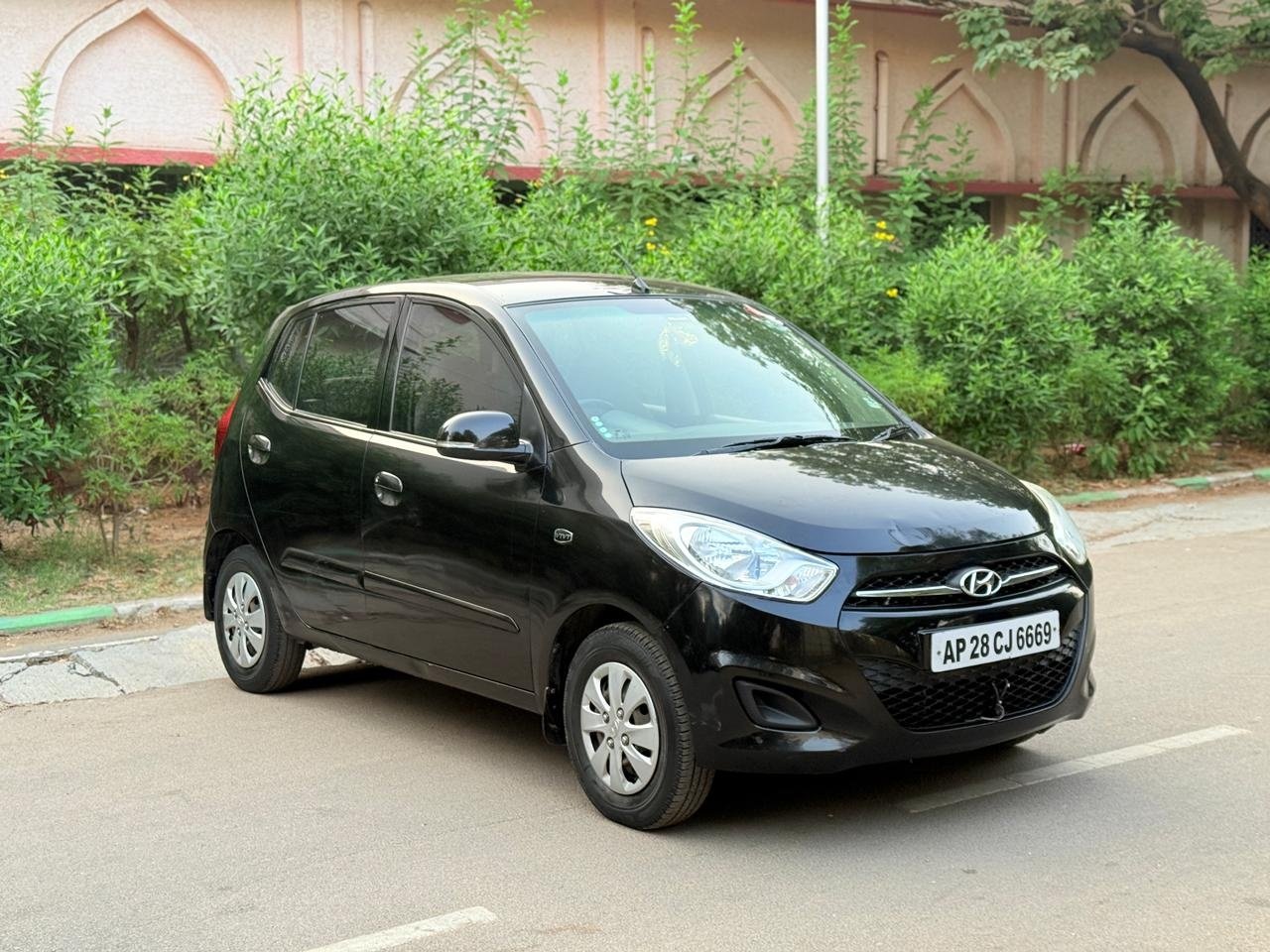Hyundai i10 Sportz Petrol AMT