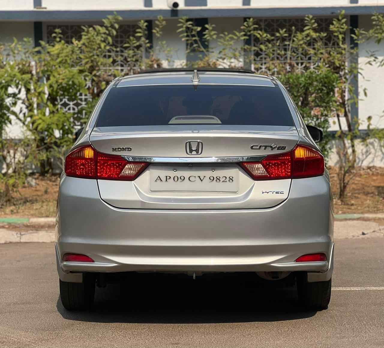 Honda City VX Petrol Manual - Image 6