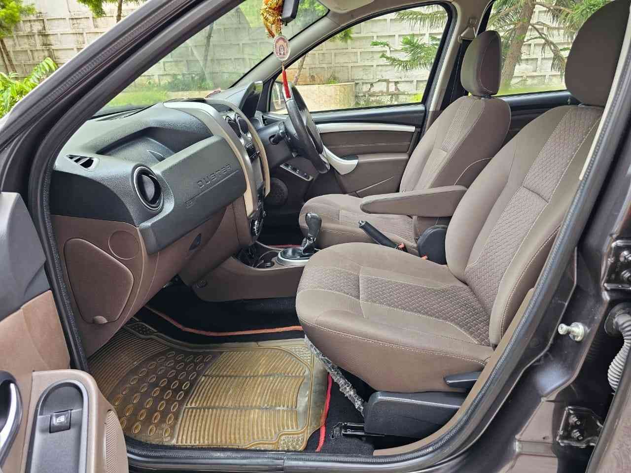 Renault Duster RXZ Diesel Automatic - Image 6