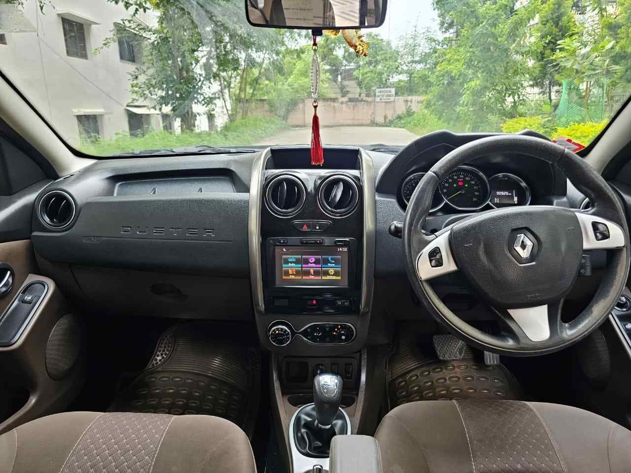 Renault Duster RXZ Diesel Automatic - Image 3