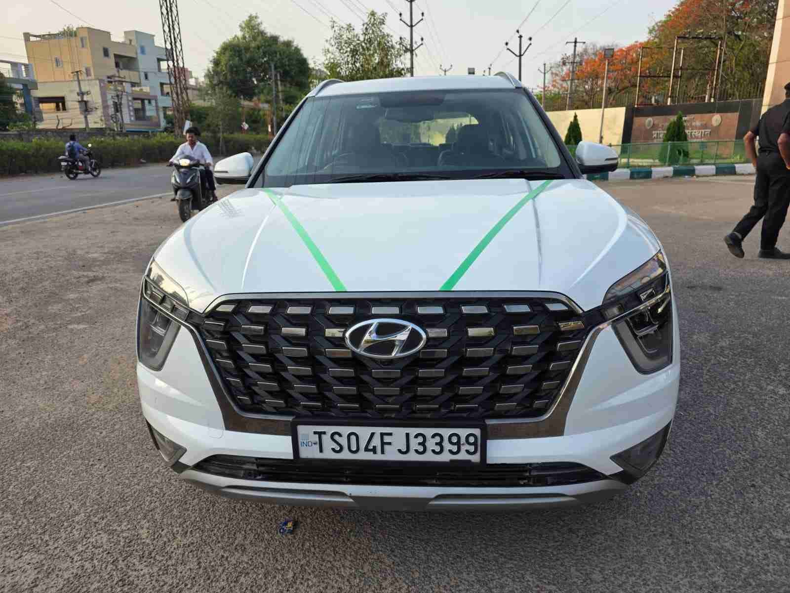 Hyundai Alcazar Diesel Automatic 2023 - Image 3