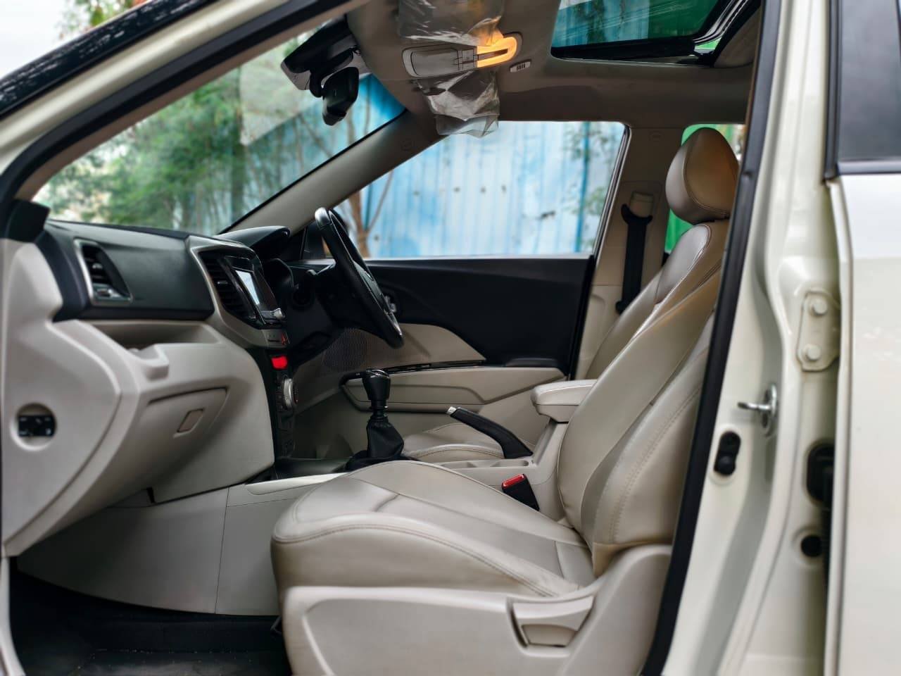 XUV300 W8 Diesel Manual 2022 - Image 6