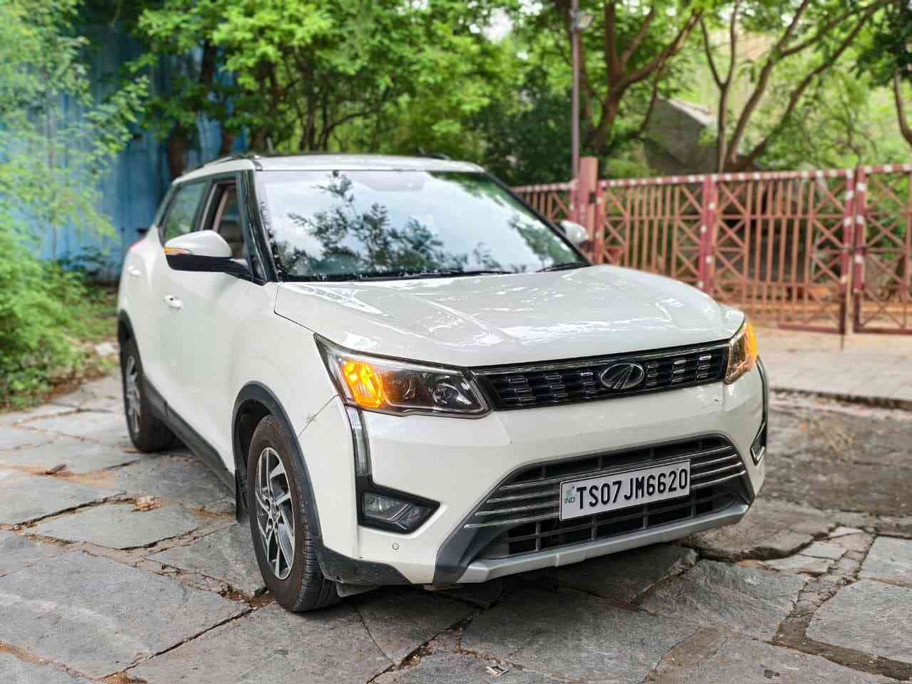 XUV300 W8 Diesel Manual 2022 - Image 8
