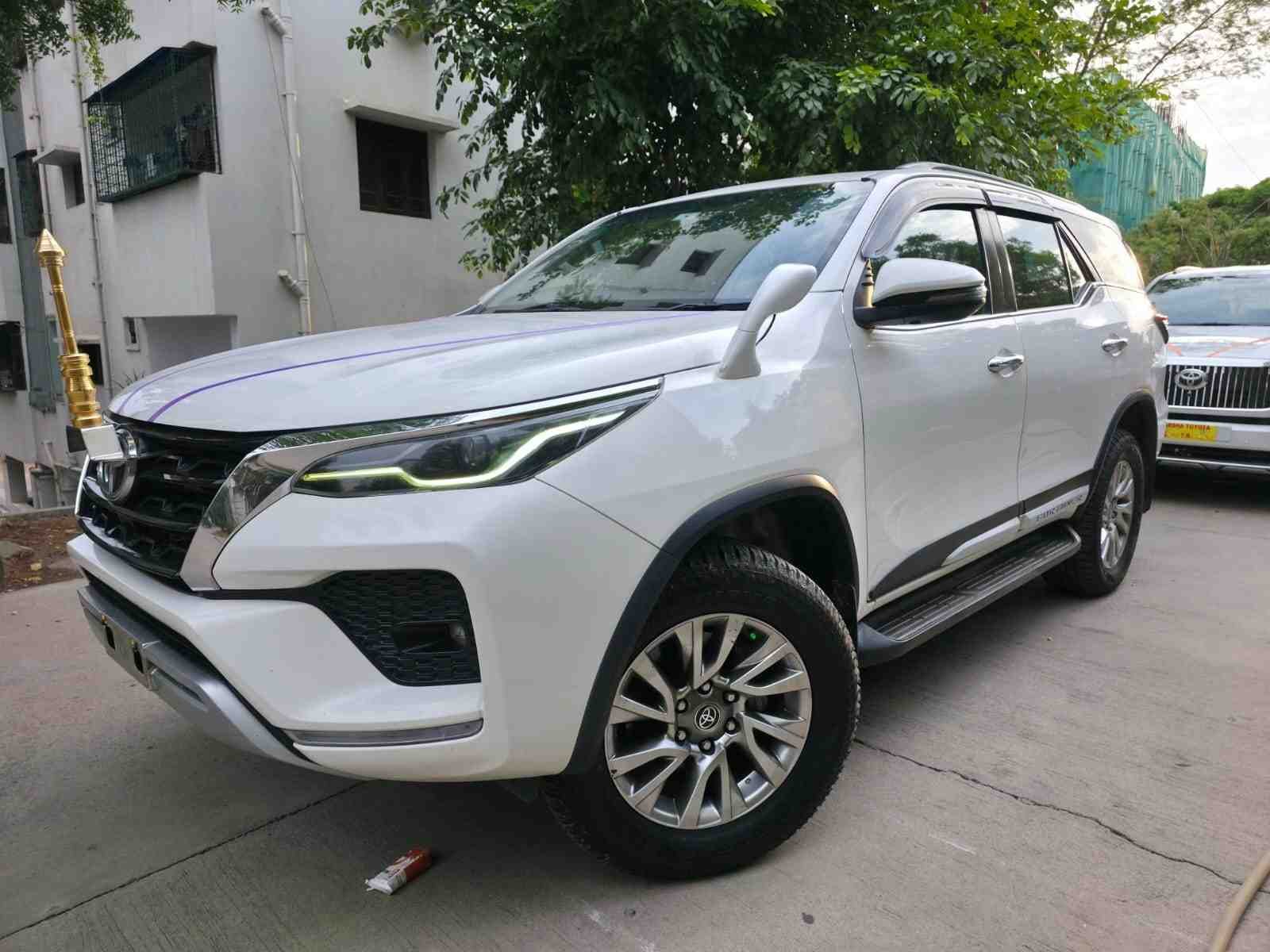 Toyota Fortuner Σ4 Diesel Manual