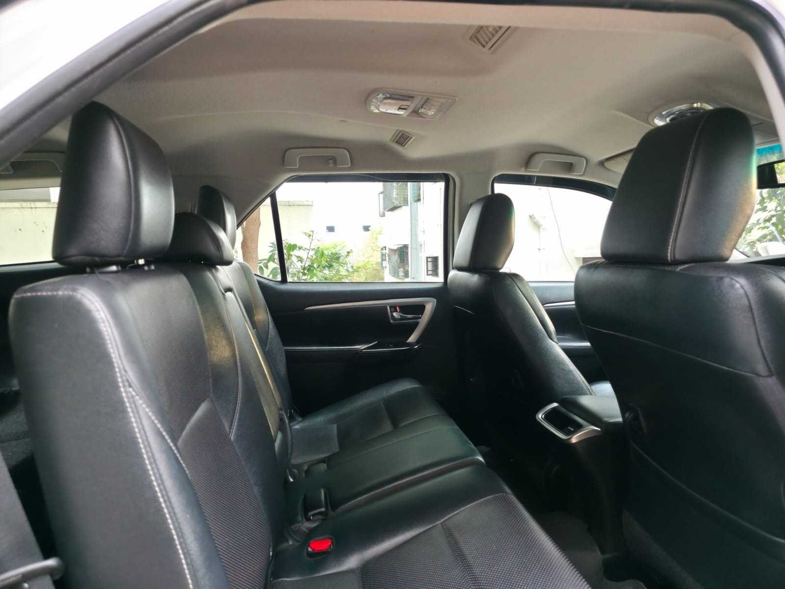 Toyota Fortuner Σ4 Diesel Manual - Image 8