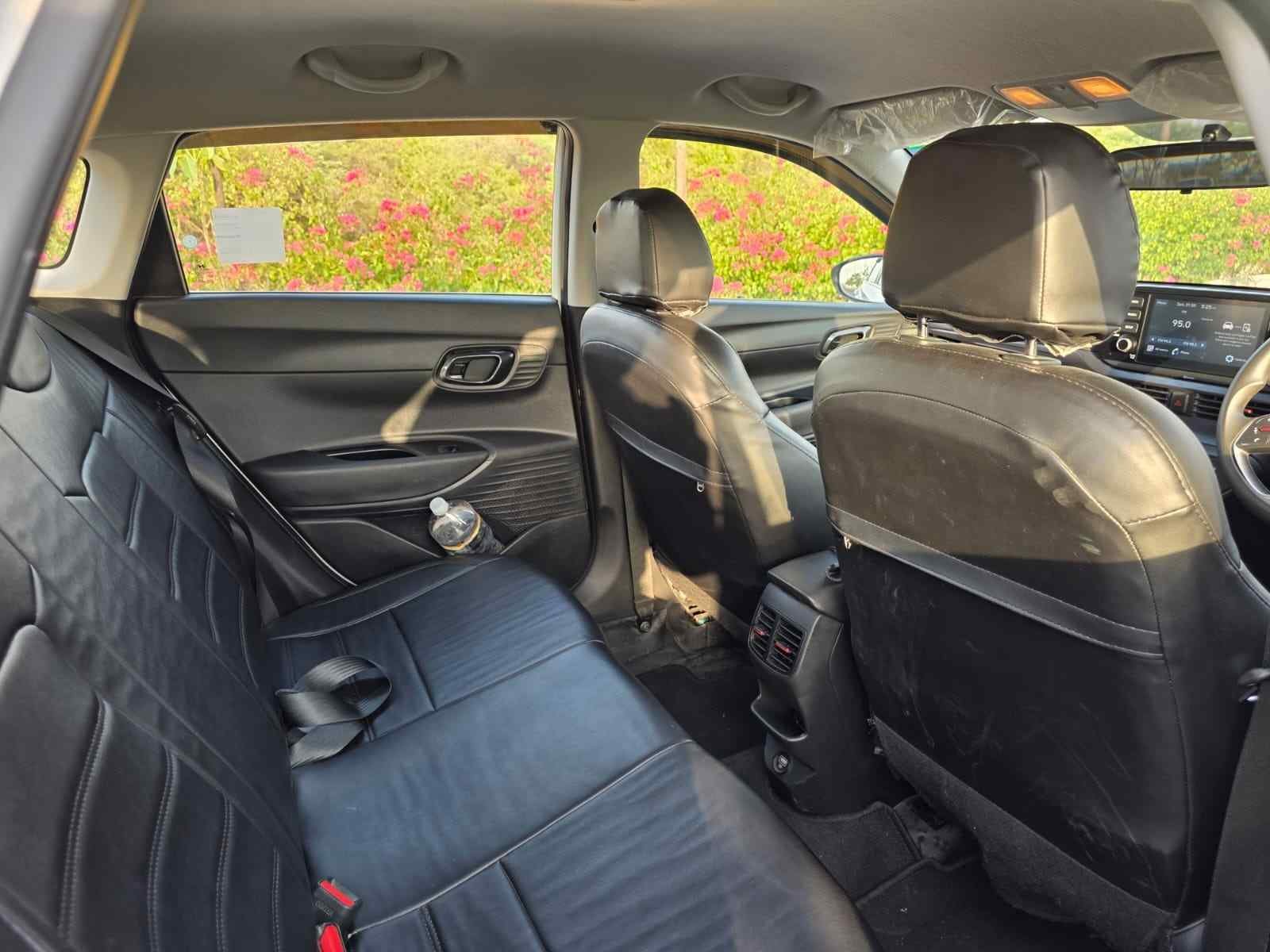 i20 Sportz Petrol Automatic - Image 4